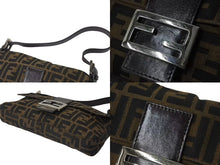 画像をギャラリービューアに読み込む, FENDI フェンディ マンマバケット ワンショルダーバッグ 26424 ズッカ柄 ブラウン キャンバス レザー シルバー金具 美品 中古 4b001754