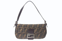 画像をギャラリービューアに読み込む, FENDI フェンディ マンマバケット ワンショルダーバッグ 26424 ズッカ柄 ブラウン キャンバス レザー シルバー金具 美品 中古 4b001773