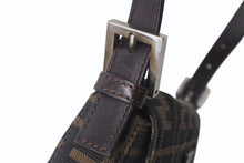 画像をギャラリービューアに読み込む, FENDI フェンディ マンマバケット ワンショルダーバッグ 26424 ズッカ柄 ブラウン キャンバス レザー シルバー金具 美品 中古 4b001773