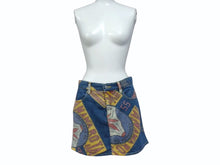 Load image into Gallery viewer, HystericGlamour ヒステリックグラマー ヴィンテージ 総柄 デニム ミニスカート ブルー マルチカラー サイズFREE 美品 中古 4b001848