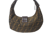 画像をギャラリービューアに読み込む, FENDI フェンディ ハーフムーン マンマバケット ワンショルダーバッグ ズッカ柄 ブラウン キャンバス レザー 美品 中古 4b001877