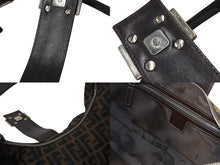 画像をギャラリービューアに読み込む, FENDI フェンディ ハーフムーン マンマバケット ワンショルダーバッグ ズッカ柄 ブラウン キャンバス レザー 美品 中古 4b001877