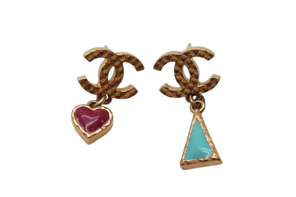 CHANEL Chanel Earrings Matelasse Coco Mark Heart Triangle Gold For Both Ears A18P Weight Approx. 6.5g Good Condition Used 4b001971