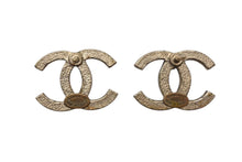 Load image into Gallery viewer, CHANEL シャネル ココマーク ピアス ゴールド メタル ラインストーン 重量約2.6g A14V刻印 両耳用 美品 中古 4b001973