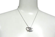 Load image into Gallery viewer, CHANEL シャネル ココマークネックレス ハートチャーム 04P刻印 重量約9.9メタル シルバー シルバー金具 美品 中古 4b001985