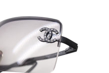 Load image into Gallery viewer, CHANEL シャネル ココマーク ラインストーン サングラス ブラック プラスチック メタル 62◻︎15 4104 アイウェア 小物 メガネ 美品 中古 4b001988