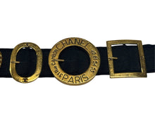 Load image into Gallery viewer, CHANEL シャネル ココマーク ベルト バックル エングレービング ベルト CHANEL PARIS Rue Cambon ゴールド ブラック 美品 中古 4b001994