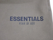 Load image into Gallery viewer, フィアオブゴッド エッセンシャルズ fog ESSENTIALS ショートパンツ カーキ コットン ポリエステル サイズM 美品 中古 4b002025
