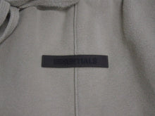 Load image into Gallery viewer, フィアオブゴッド エッセンシャルズ fog ESSENTIALS ショートパンツ カーキ コットン ポリエステル サイズM 美品 中古 4b002025