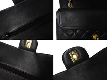Load image into Gallery viewer, 極美品 CHANEL シャネル マトラッセ25 Wフラップ Wチェーンショルダーバッグ 2番台 ラムスキン ココマーク ブラック ゴールド金具 中古 4b002043