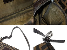 画像をギャラリービューアに読み込む, FENDI フェンディ マンマバケット ワンショルダーバッグ 26424 ズッカ柄 ブラウン キャンバス レザー シルバー金具 美品 中古 4b002044