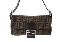 画像をギャラリービューアに読み込む, FENDI フェンディ マンマバケット ワンショルダーバッグ 26424 ズッカ柄 ブラウン キャンバス レザー シルバー金具 美品 中古 4b002046