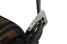 画像をギャラリービューアに読み込む, FENDI フェンディ マンマバケット ワンショルダーバッグ 26424 ズッカ柄 ブラウン キャンバス レザー シルバー金具 美品 中古 4b002046