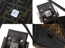 画像をギャラリービューアに読み込む, FENDI フェンディ マンマバケット ワンショルダーバッグ 26424 ズッカ柄 ブラウン キャンバス レザー シルバー金具 美品 中古 4b002046