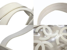Load image into Gallery viewer, CHANEL シャネル トートバッグ ハンドバッグ 9番台 ココマーク ビニール パテントレザー アイボリー クリア ゴールド金具 美品 中古 4b002049