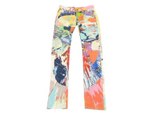 Load image into Gallery viewer, DAMIEN HIRST x LEVI'S ダミアンハースト リーバイス 2008年製 413本限定 コラボデニム スキニーフィット 総柄 サイズ26x34 美品 中古 4b002159