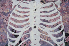 画像をギャラリービューアに読み込む, 新品未使用 KAPITAL キャピタル レーヨン 桜 BONE pt アロハシャツ K2503SS049 ボタンアップ ボーン 骨 SAX サックス サイズ 5 XXL 中古 4b002201