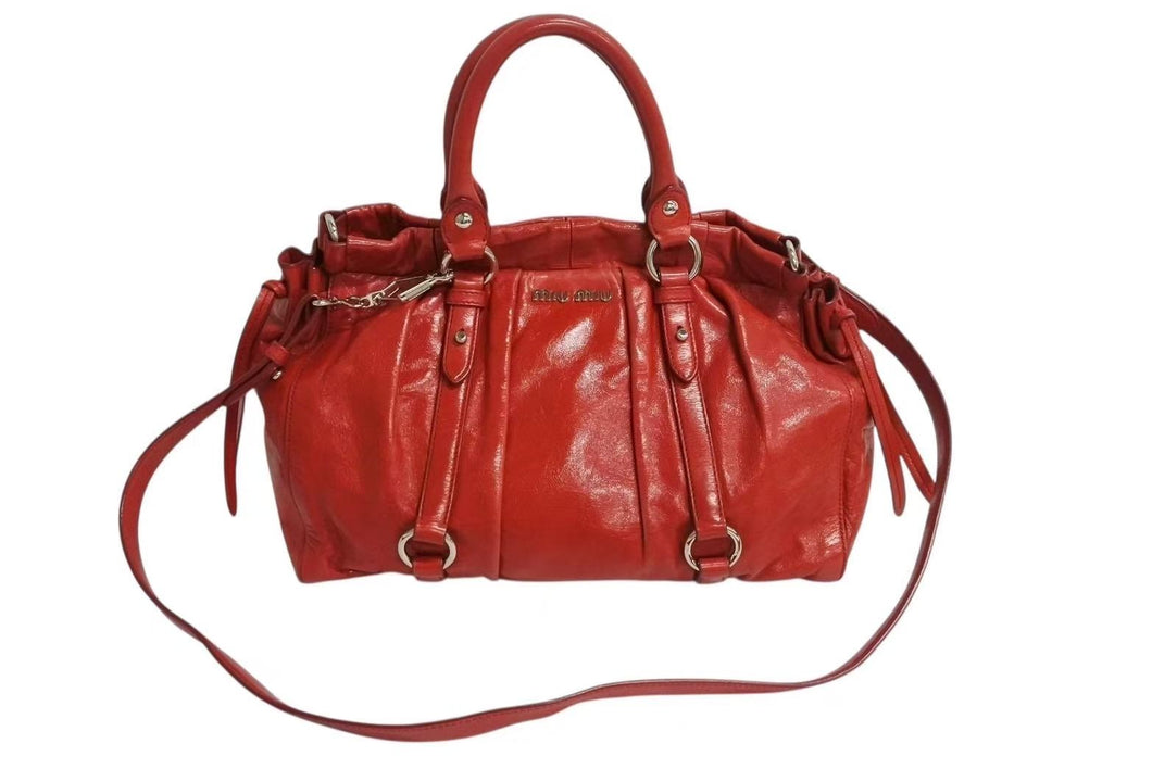 miu miu 赤 レザーハンドバッグ miu miu 赤 レザー ショルダーバッグ