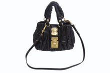 Load image into Gallery viewer, MIUMIU ミュウミュウ 2WAY マテラッセ ショルダーバッグ ハンドバッグ キルティング ブラック レザー ゴールド金具 美品 中古 4b002243