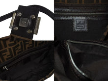 画像をギャラリービューアに読み込む, FENDI フェンディ マンマバケット ワンショルダーバッグ 26424 ズッカ柄 ブラウン キャンバス レザー シルバー金具 美品 中古 4b002247