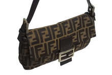 画像をギャラリービューアに読み込む, FENDI フェンディ マンマバケット ワンショルダーバッグ 26424 ズッカ柄 ブラウン キャンバス レザー シルバー金具 美品 中古 4b002247