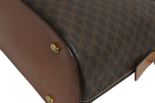 画像をギャラリービューアに読み込む, CELINE セリーヌ マカダム柄 ハンドバッグ ロゴ ゴールド金具 PVC レザー ブラウン 茶色 手持ち 鞄 美品 中古 4b002261