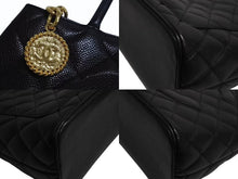 Load image into Gallery viewer, CHANEL シャネル 復刻トートバッグ ハンドバッグ ココマーク ロゴ 鞄 6番台 キャビアスキン ブラック ゴールド金具 美品 中古 4b002262