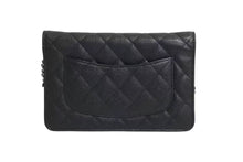 Load image into Gallery viewer, 新品同様 CHANEL シャネル チェーンウォレット 長財布 AP0250 23番台 ココマーク キャビアスキン ブラック シルバー金具 中古 4b002263