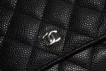 Load image into Gallery viewer, 新品同様 CHANEL シャネル チェーンウォレット 長財布 AP0250 23番台 ココマーク キャビアスキン ブラック シルバー金具 中古 4b002263