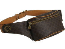 画像をギャラリービューアに読み込む, CELINE セリーヌ ウエストバッグ マカダム イタリア製 PVC ヌメ革 ブラウン ゴールド金具 美品 中古 4b002266