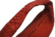 Load image into Gallery viewer, BOTTEGA VENETA ボッテガヴェネタ イントレチャート ホーボー ワンショルダーバッグ 115653 レザー レッド 美品 中古 4b002267