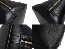 Load image into Gallery viewer, LOUIS VUITTON ルイヴィトン アルマPM ハンドバッグ M52142 エピ レザー ブラック ゴールド金具 美品 中古 4b002279