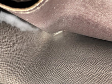 Load image into Gallery viewer, LOUIS VUITTON ルイヴィトン モノグラム ポルトフォイユ ミュルティプル 二つ折り財布 M82573 ブラウン 美品 中古 4b002291