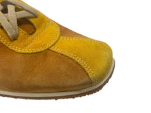 Load image into Gallery viewer, 極美品 MIUMIU ミュウミュウ スニーカー サイズ8 1/2 26.5cm スウェード 6E 0390 ブラウン イエロー レッド 中古 4b002319