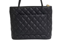 Load image into Gallery viewer, 極美品 CHANEL シャネル 復刻トートバッグ ハンドバッグ ココマーク ロゴ 鞄 7番台 キャビアスキン ブラック ゴールド金具 中古 4b002324