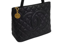 Load image into Gallery viewer, 極美品 CHANEL シャネル 復刻トートバッグ ハンドバッグ ココマーク ロゴ 鞄 7番台 キャビアスキン ブラック ゴールド金具 中古 4b002324