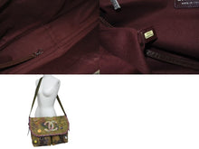 Load image into Gallery viewer, 極美品 CHANEL シャネル エンブロイダリー メッセンジャーバッグ 20番台 グラフィティ カーキ ココマーク A92790 中古 4b002336