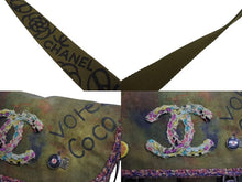 Load image into Gallery viewer, 極美品 CHANEL シャネル エンブロイダリー メッセンジャーバッグ 20番台 グラフィティ カーキ ココマーク A92790 中古 4b002336