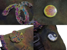 Load image into Gallery viewer, 極美品 CHANEL シャネル エンブロイダリー メッセンジャーバッグ 20番台 グラフィティ カーキ ココマーク A92790 中古 4b002336