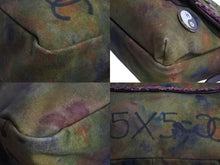 Load image into Gallery viewer, 極美品 CHANEL シャネル エンブロイダリー メッセンジャーバッグ 20番台 グラフィティ カーキ ココマーク A92790 中古 4b002336