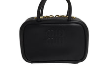 Load image into Gallery viewer, 極美品 MIU MIU ミュウミュウ ボー レザー マイクロバッグ ハンドバッグ 5NR036 カーフ ブラック ゴールド金具 中古 4b002342