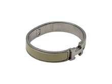 Load image into Gallery viewer, HERMES エルメス クリッククラック H ブレスレット バングル D刻印 メタル アイボリー シルバー 美品 中古 4b002382