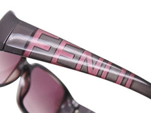 画像をギャラリービューアに読み込む, 極美品 FENDI フェンディ サングラス アイウェア ロゴ クリア イタリア製 プラスチック ブラウン パープル 中古 4b002385