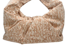 Load image into Gallery viewer, 極美品 BOTTEGAVENETA ボッテガヴェネタ ザ ショルダー ポーチ コルク ベージュ ポリウレタン 610524 肩掛け 鞄 ワンショルダー 中古 4b002386