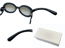 画像をギャラリービューアに読み込む, 極美品 PRADA プラダ デザインフレーム サングラス ミニマル バロックシリーズ SPR27N ブラック サイズ55◻︎22 135 中古 4b002392