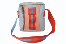 Load image into Gallery viewer, CHANEL シャネル スポーツライン ショルダーバッグ 7番台 ココマーク ナイロンキャンバス ブルー レッド 良品 中古 4b002395