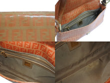 画像をギャラリービューアに読み込む, FENDI フェンディ ズッキーノ柄 マンマバケット ワンショルダーバッグ 総柄 エナメル レザー オレンジ ゴールド金具 美品 中古 4b002397