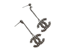 Load image into Gallery viewer, 新品未使用 CHANEL シャネル チェーンピアス 重量約11.0g B19V刻印 メタル ラインストーン シルバー クリア 両耳用 ぶら下がり 中古 4c071430