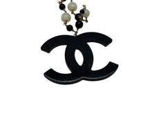 Load image into Gallery viewer, CHANEL シャネル ココマーク ネックレス 重量約57.4g 10A刻印 メタル レジン カラーストーン GP ゴールド ブラック ホワイト 美品 中古 4b002436