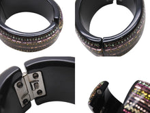 Load image into Gallery viewer, CHANEL シャネル バングル マグネット式 11P刻印 ココマーク ラインストーン ブラック マルチカラー 美品 中古 4b002440